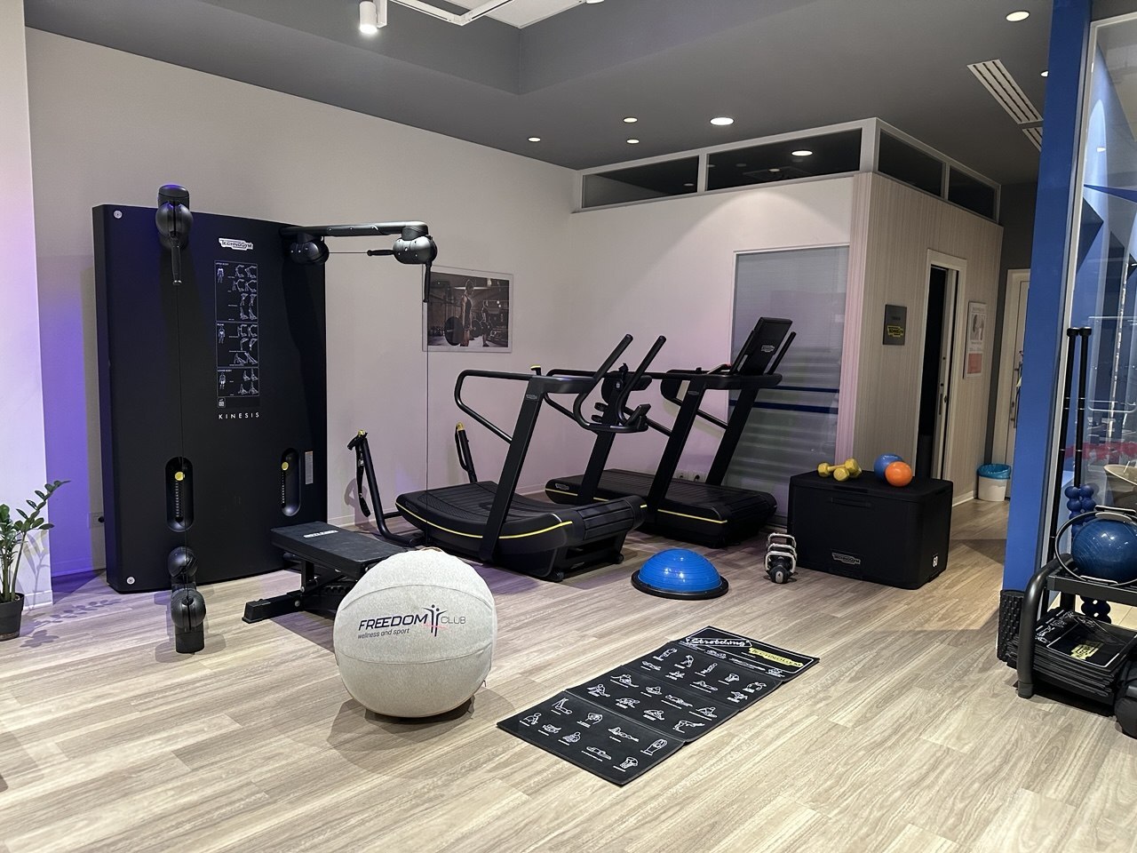 area PERSONAL TRAINER (1).jpg